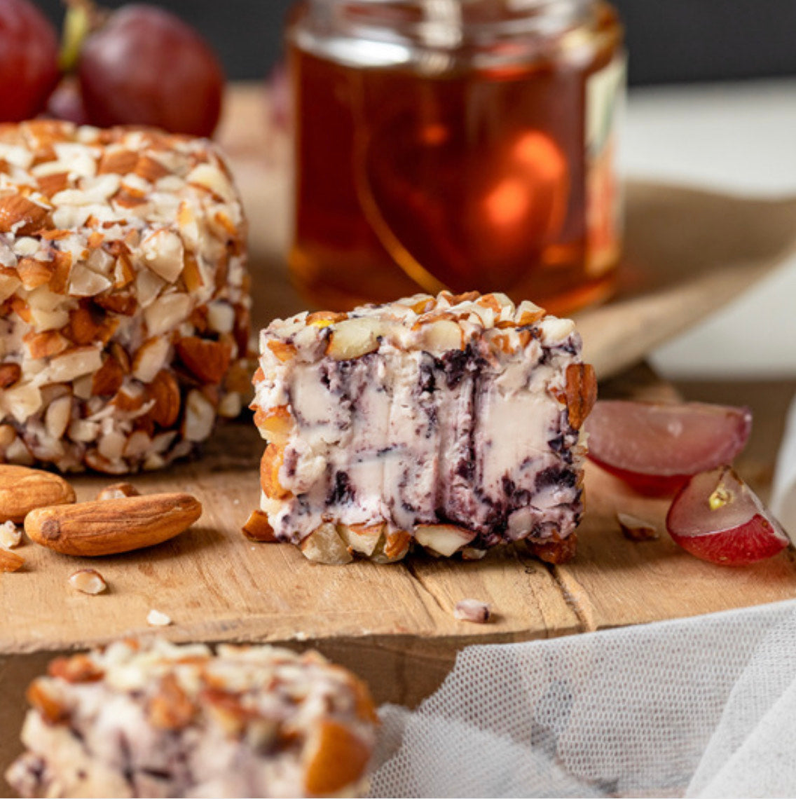 Almond and Berries Cheese