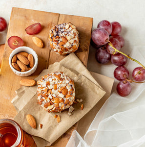 Almond and Berries Cheese